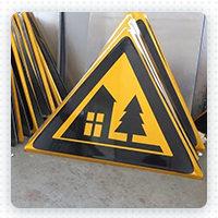 Табличка из анодированного алюминия для дорожных знаков.